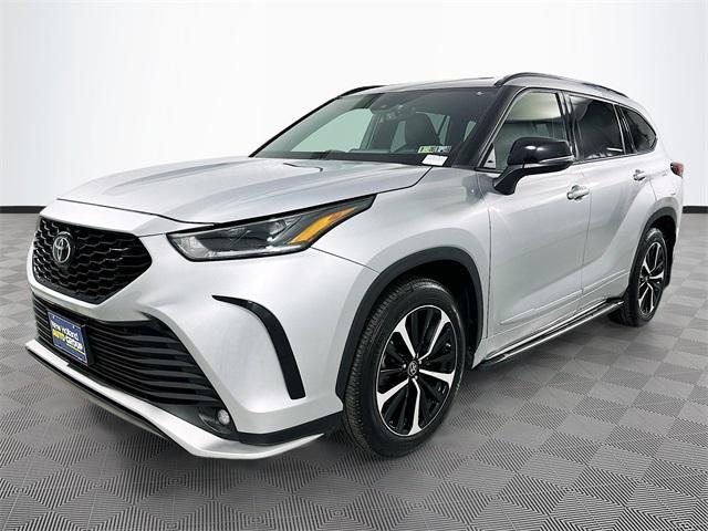 used 2022 Toyota Highlander car, priced at $35,845