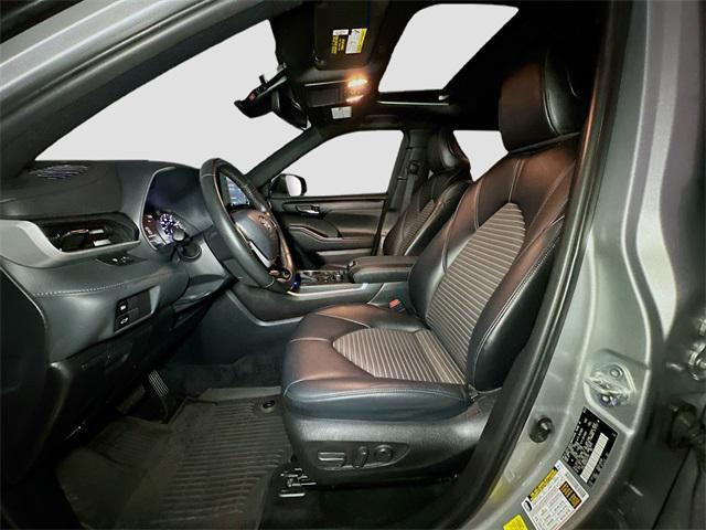 used 2022 Toyota Highlander car, priced at $35,845