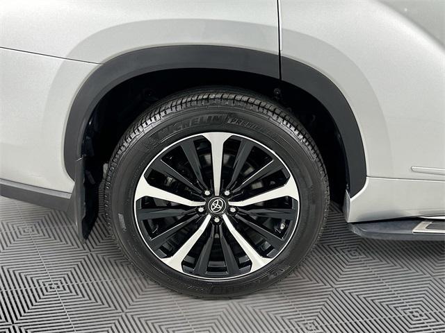 used 2022 Toyota Highlander car, priced at $35,845