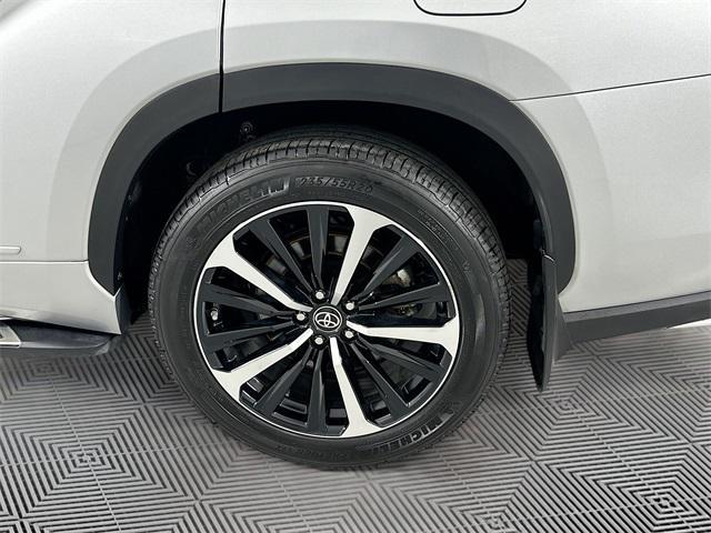 used 2022 Toyota Highlander car, priced at $35,845