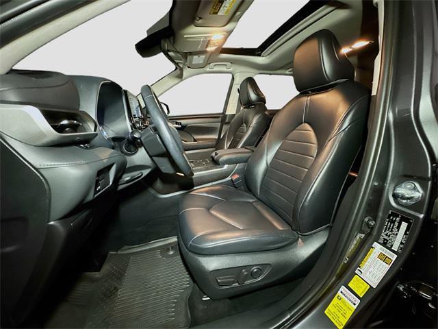 used 2022 Toyota Highlander Hybrid car, priced at $42,637