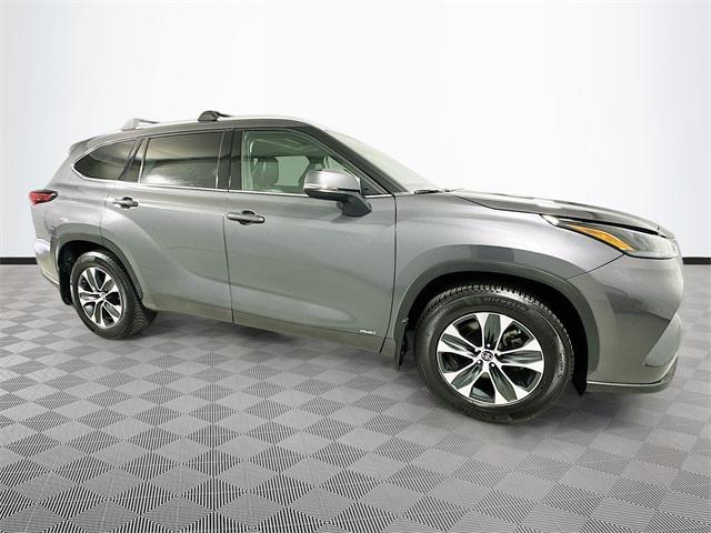 used 2022 Toyota Highlander Hybrid car, priced at $42,637