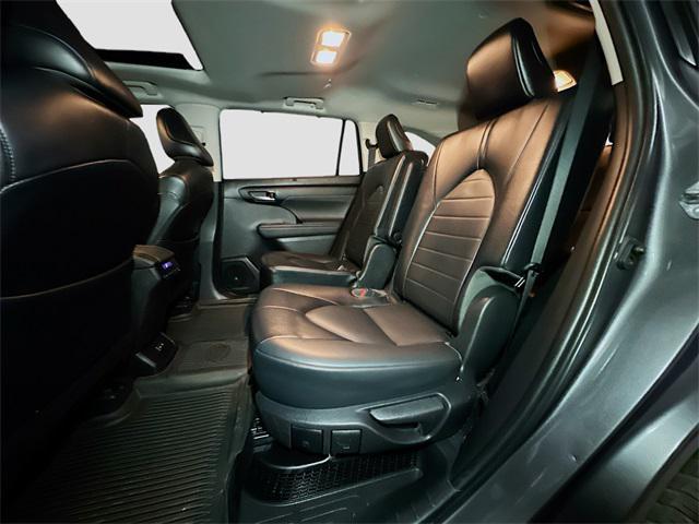 used 2022 Toyota Highlander Hybrid car, priced at $42,637