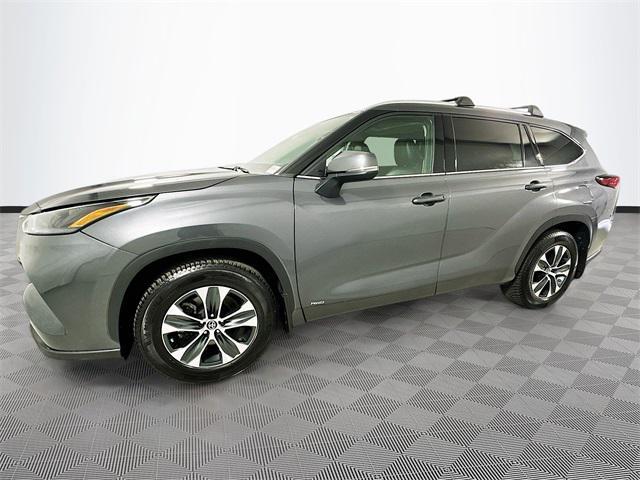 used 2022 Toyota Highlander Hybrid car, priced at $42,637