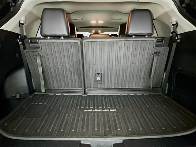 used 2022 Toyota Highlander Hybrid car, priced at $42,637