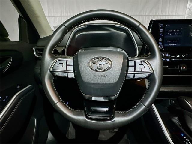 used 2020 Toyota Highlander car, priced at $31,990