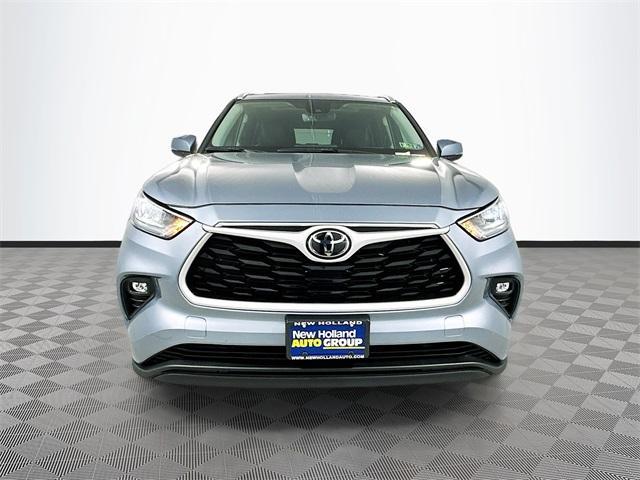 used 2020 Toyota Highlander car, priced at $31,990