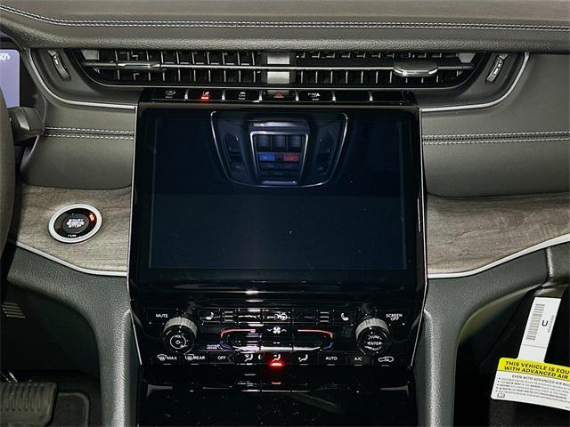 new 2025 Jeep Grand Cherokee car, priced at $47,609