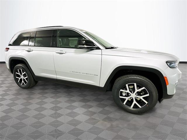new 2025 Jeep Grand Cherokee car, priced at $47,609