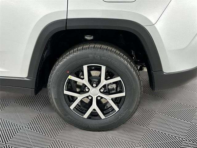 new 2025 Jeep Grand Cherokee car, priced at $47,609