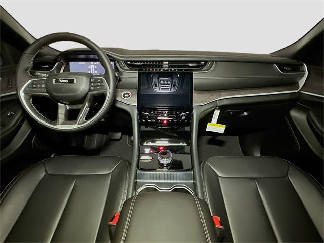 new 2025 Jeep Grand Cherokee car, priced at $47,609