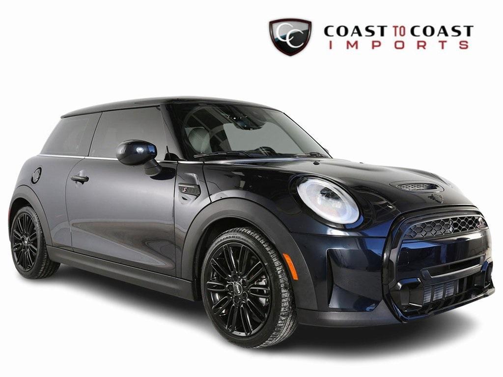 used 2022 MINI Hardtop car, priced at $27,990