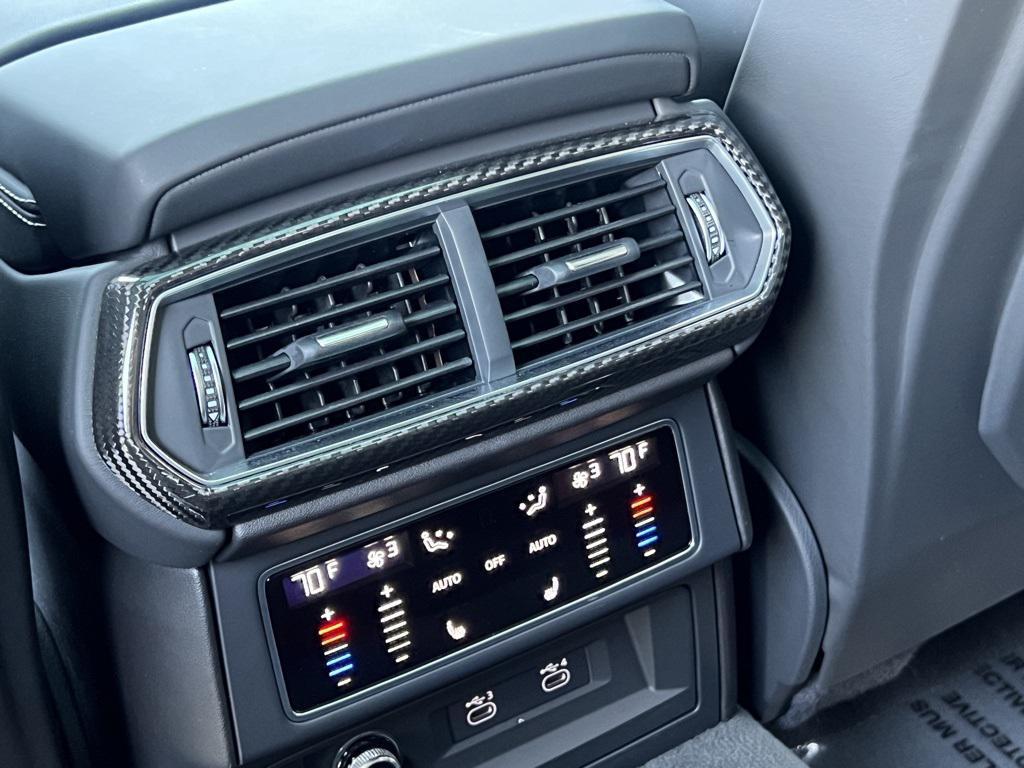 used 2022 Lamborghini Urus car, priced at $207,990