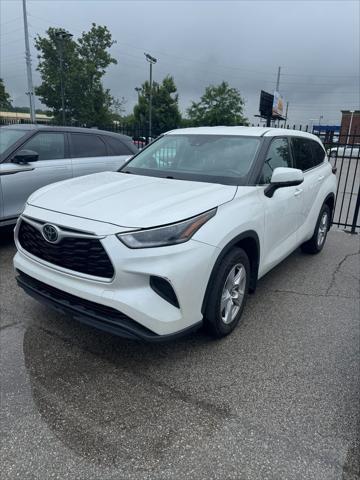 used 2021 Toyota Highlander car, priced at $24,990