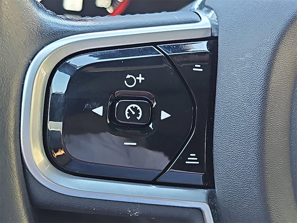 used 2022 Volvo XC90 car, priced at $32,195