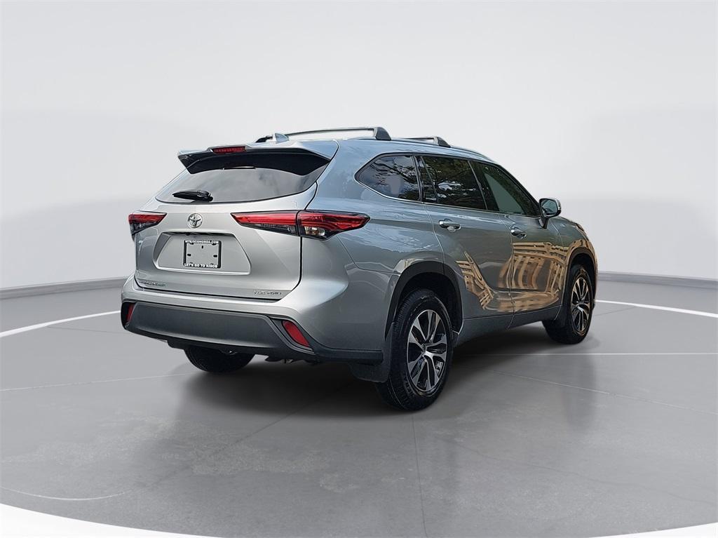 used 2022 Toyota Highlander car, priced at $31,495