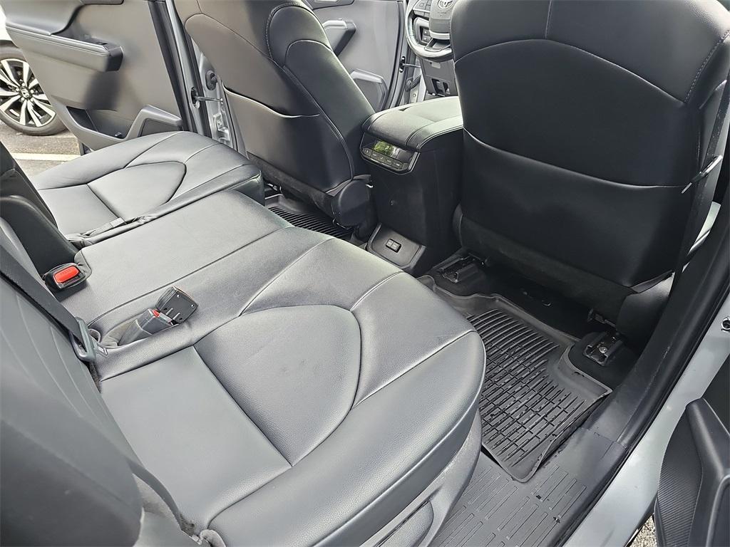 used 2022 Toyota Highlander car, priced at $31,495