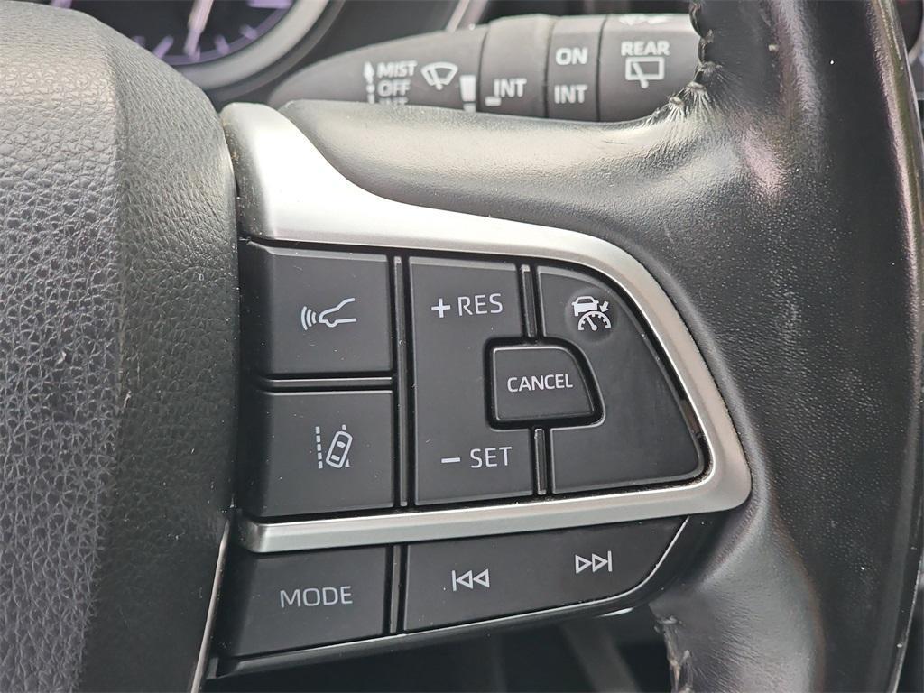 used 2022 Toyota Highlander car, priced at $31,495