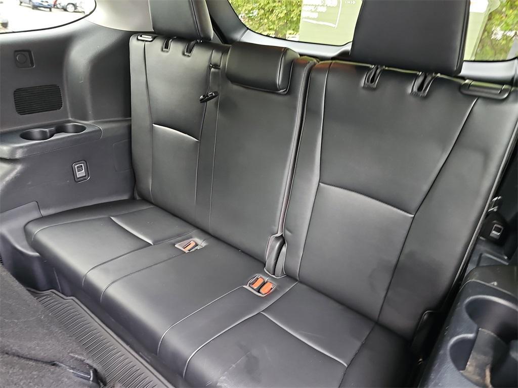 used 2022 Toyota Highlander car, priced at $31,495