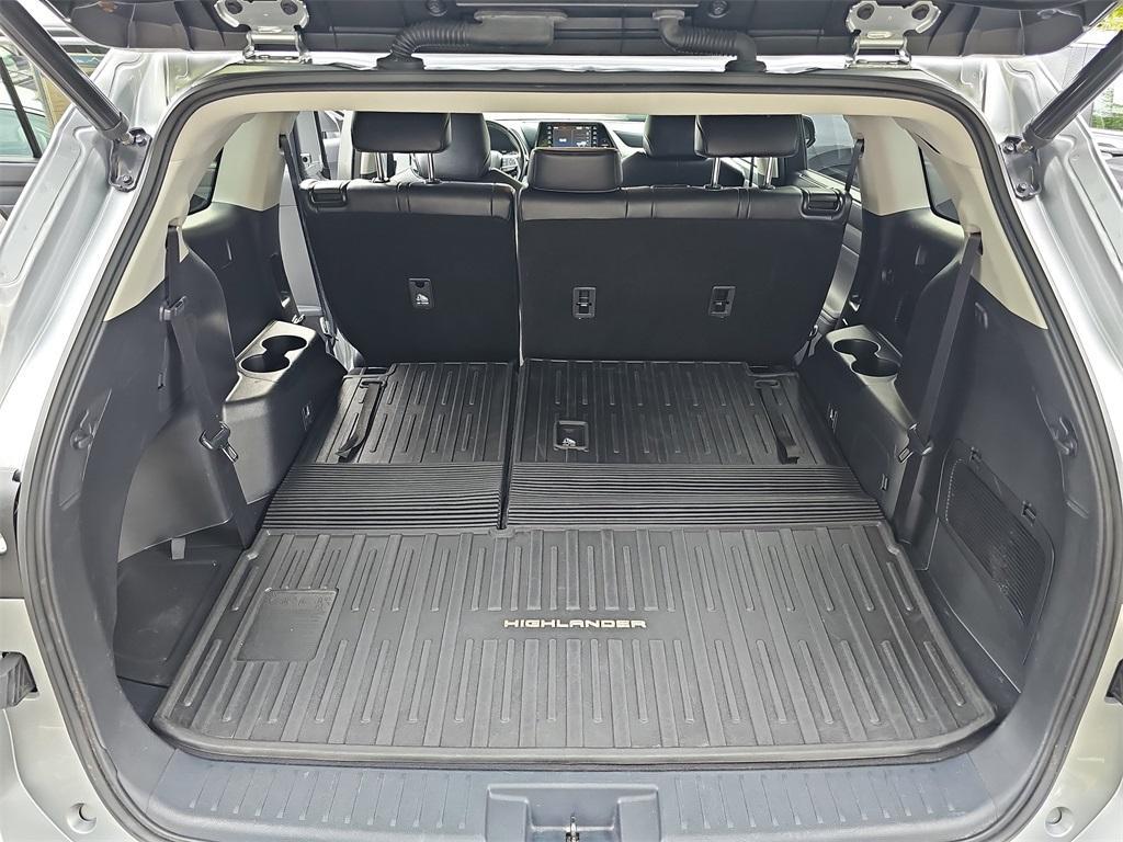 used 2022 Toyota Highlander car, priced at $31,495