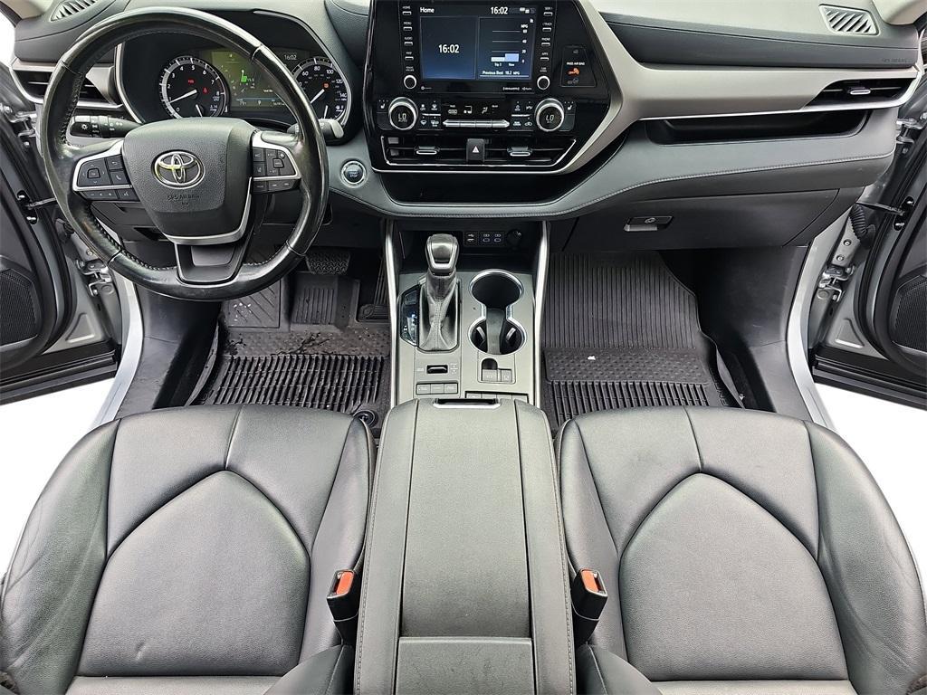 used 2022 Toyota Highlander car, priced at $31,495