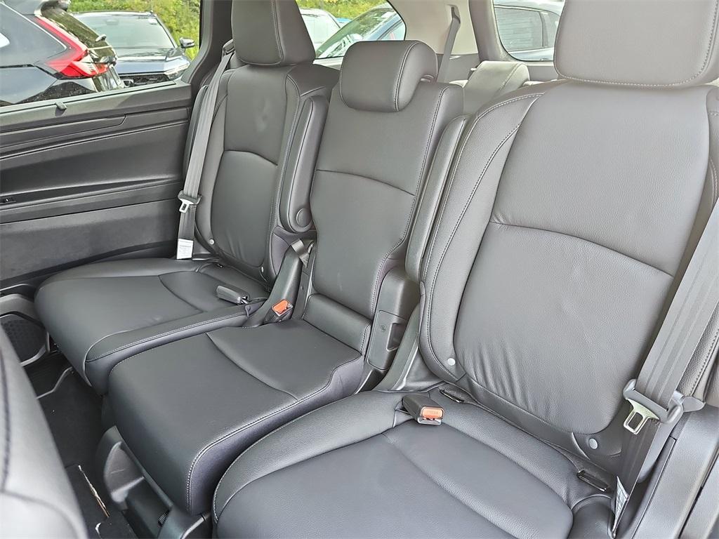 new 2026 Honda Odyssey car, priced at $44,290