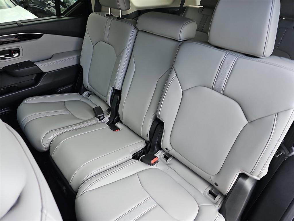 new 2025 Honda Pilot car, priced at $47,095