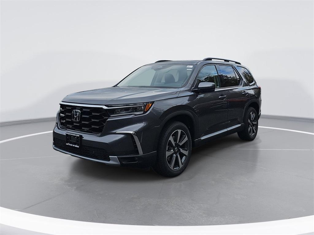 new 2025 Honda Pilot car, priced at $51,095