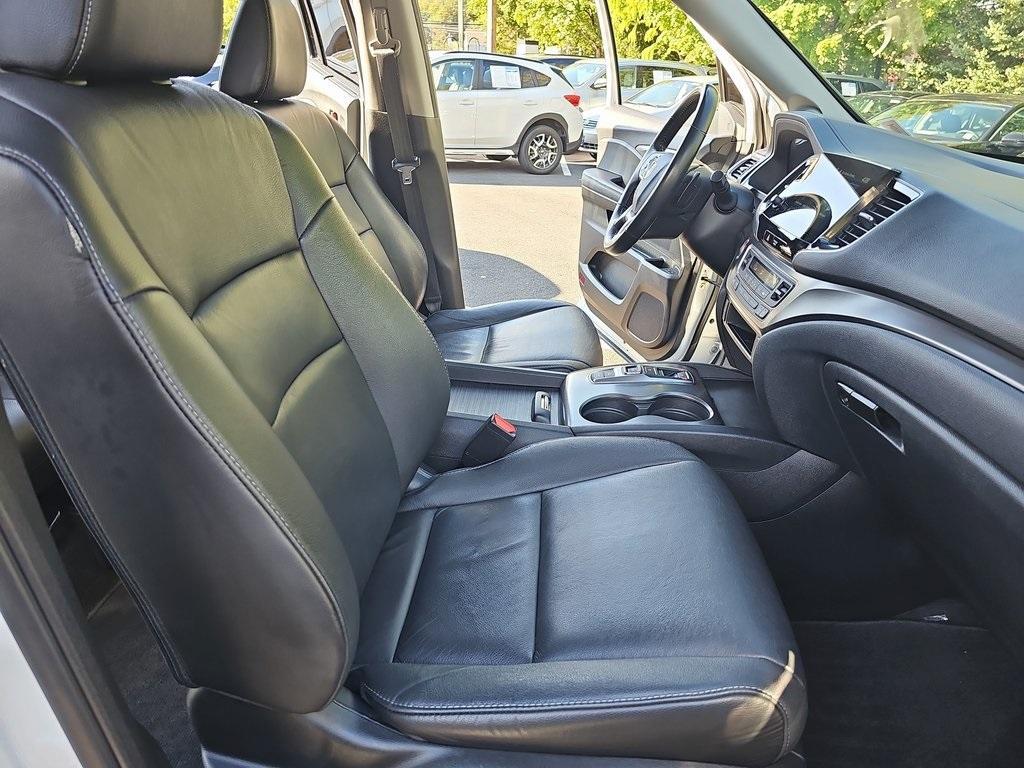 used 2022 Honda Pilot car, priced at $27,995