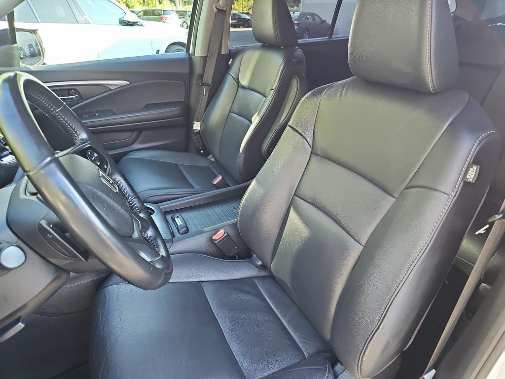 used 2022 Honda Pilot car, priced at $27,995