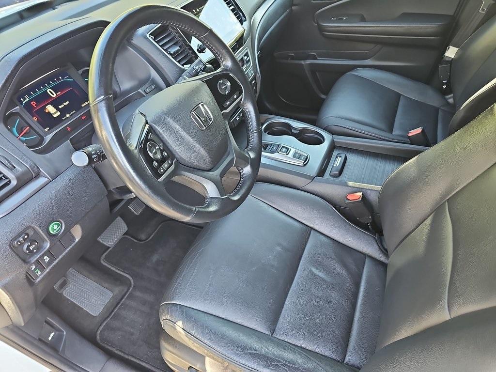 used 2022 Honda Pilot car, priced at $27,995
