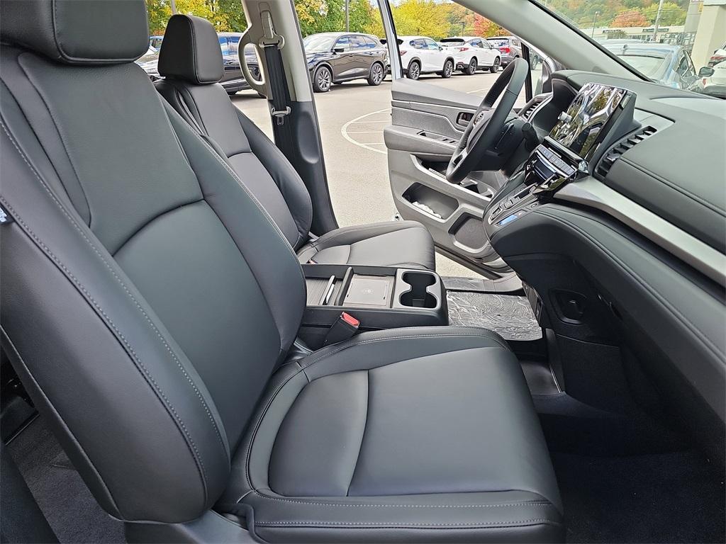 new 2026 Honda Odyssey car, priced at $45,685