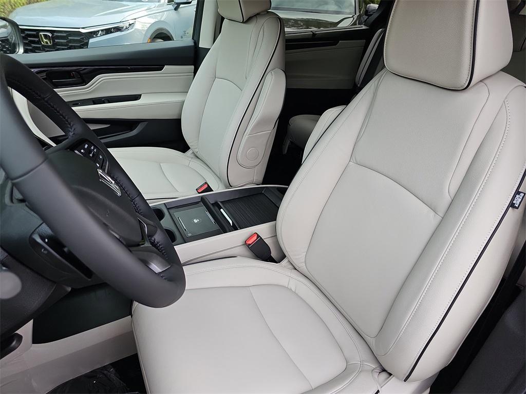 new 2026 Honda Odyssey car, priced at $48,990