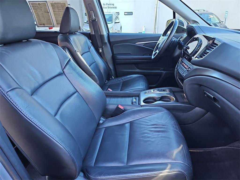 used 2022 Honda Pilot car, priced at $28,499