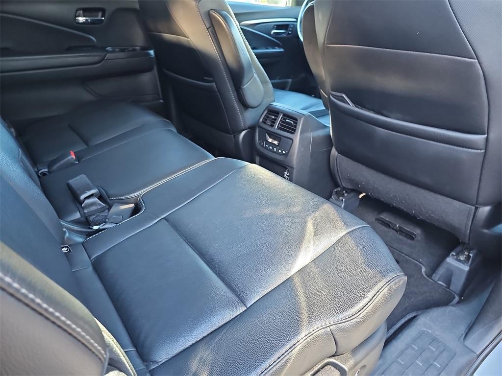 used 2022 Honda Pilot car, priced at $28,499