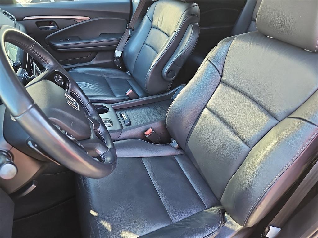 used 2022 Honda Pilot car, priced at $28,499