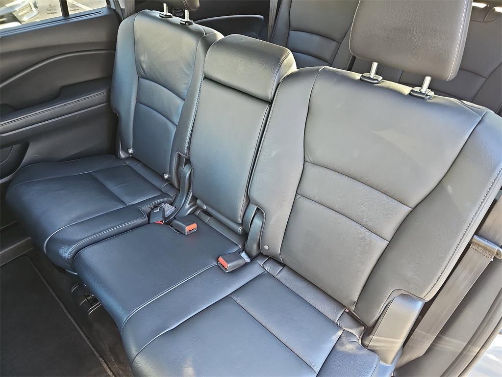 used 2022 Honda Pilot car, priced at $28,499