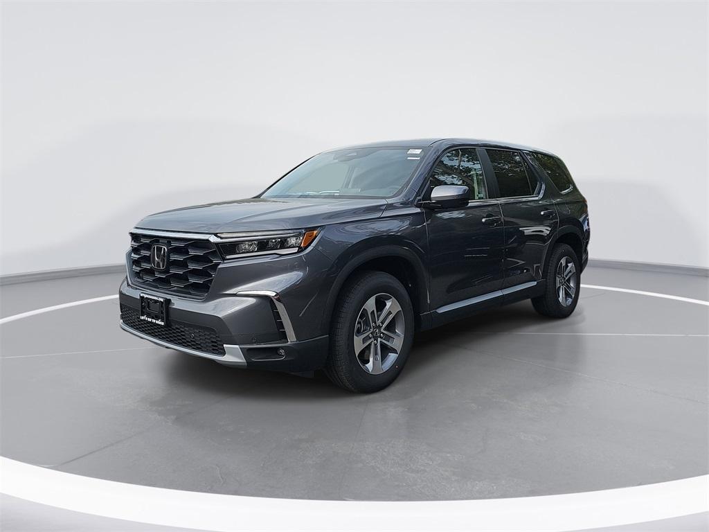 new 2025 Honda Pilot car, priced at $47,095