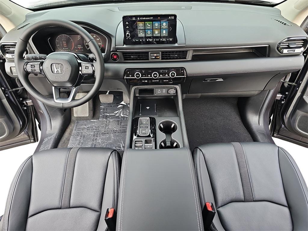 new 2025 Honda Pilot car, priced at $47,095