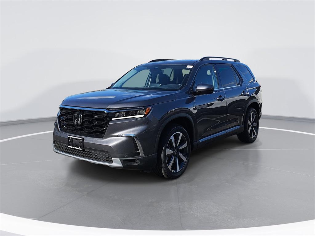 new 2025 Honda Pilot car, priced at $54,575
