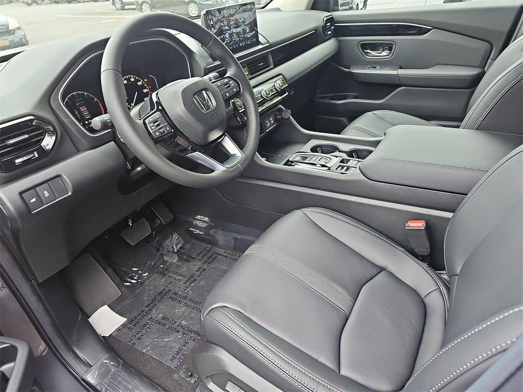 new 2025 Honda Pilot car, priced at $51,050
