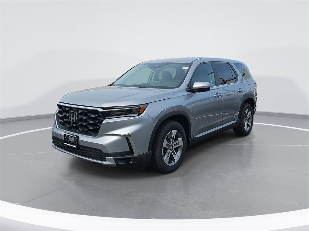 new 2025 Honda Pilot car, priced at $47,825