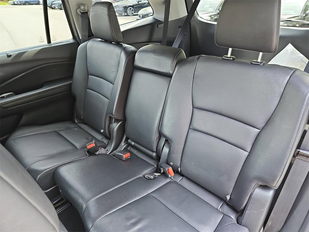 used 2022 Honda Pilot car, priced at $31,000
