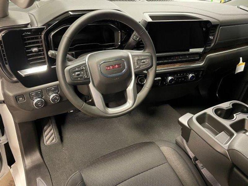 new 2025 GMC Sierra 1500 car, priced at $57,375