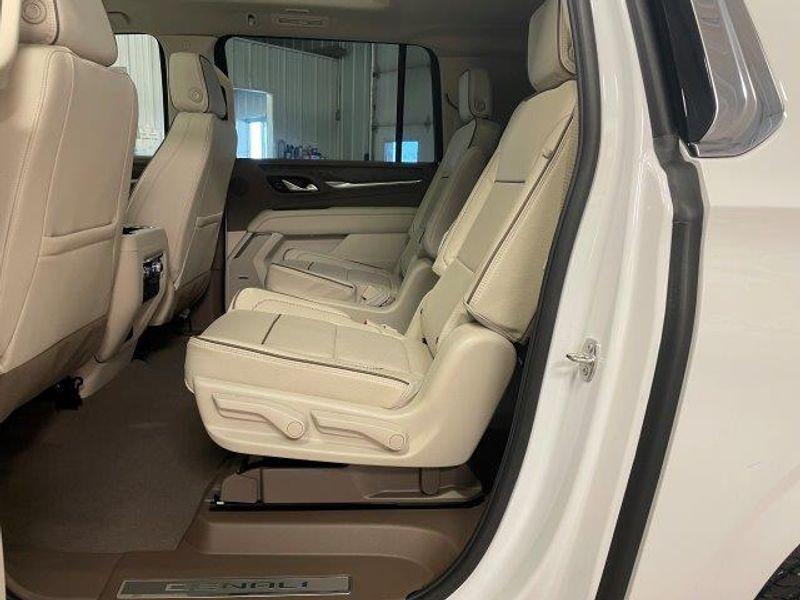 new 2024 GMC Yukon XL car, priced at $86,240