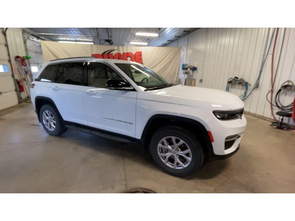 used 2022 Jeep Grand Cherokee car, priced at $33,740