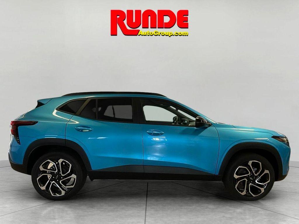 new 2025 Chevrolet Trax car, priced at $27,720
