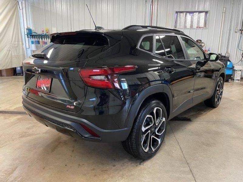 new 2025 Chevrolet Trax car, priced at $27,085