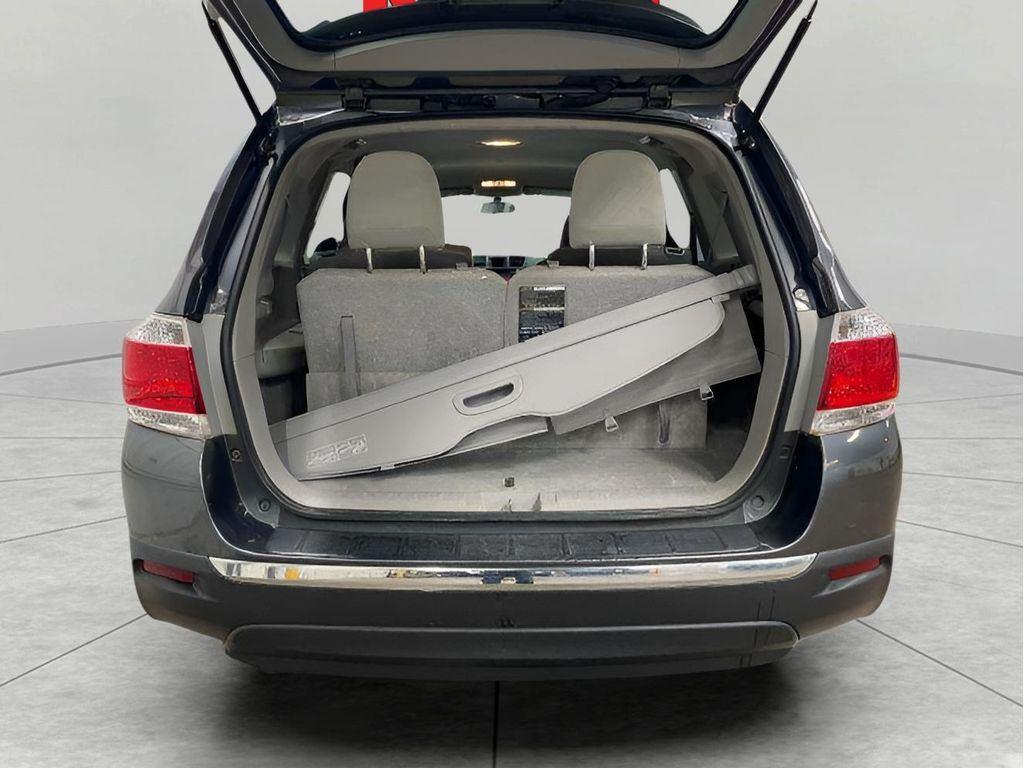 used 2013 Toyota Highlander car, priced at $15,771