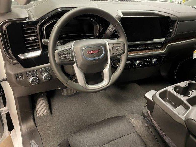 new 2025 GMC Sierra 1500 car, priced at $57,275